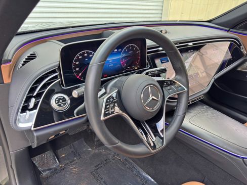 Used 2025 Mercedes-Benz E 350 4MATIC Sedan w/ Multicontour Seating Package image 14