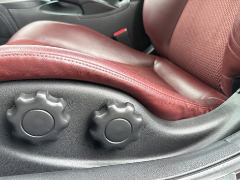 Used 2010 Nissan 370Z Touring RWD image 15