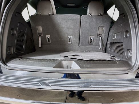 Used 2023 Chevrolet Tahoe LT RWD image 28