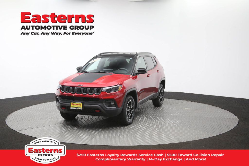 Used 2025 Jeep Compass Trailhawk AWD/4WD image 56