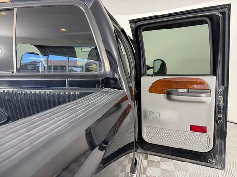 Used 2004 Ford F350 Lariat AWD/4WD image 25