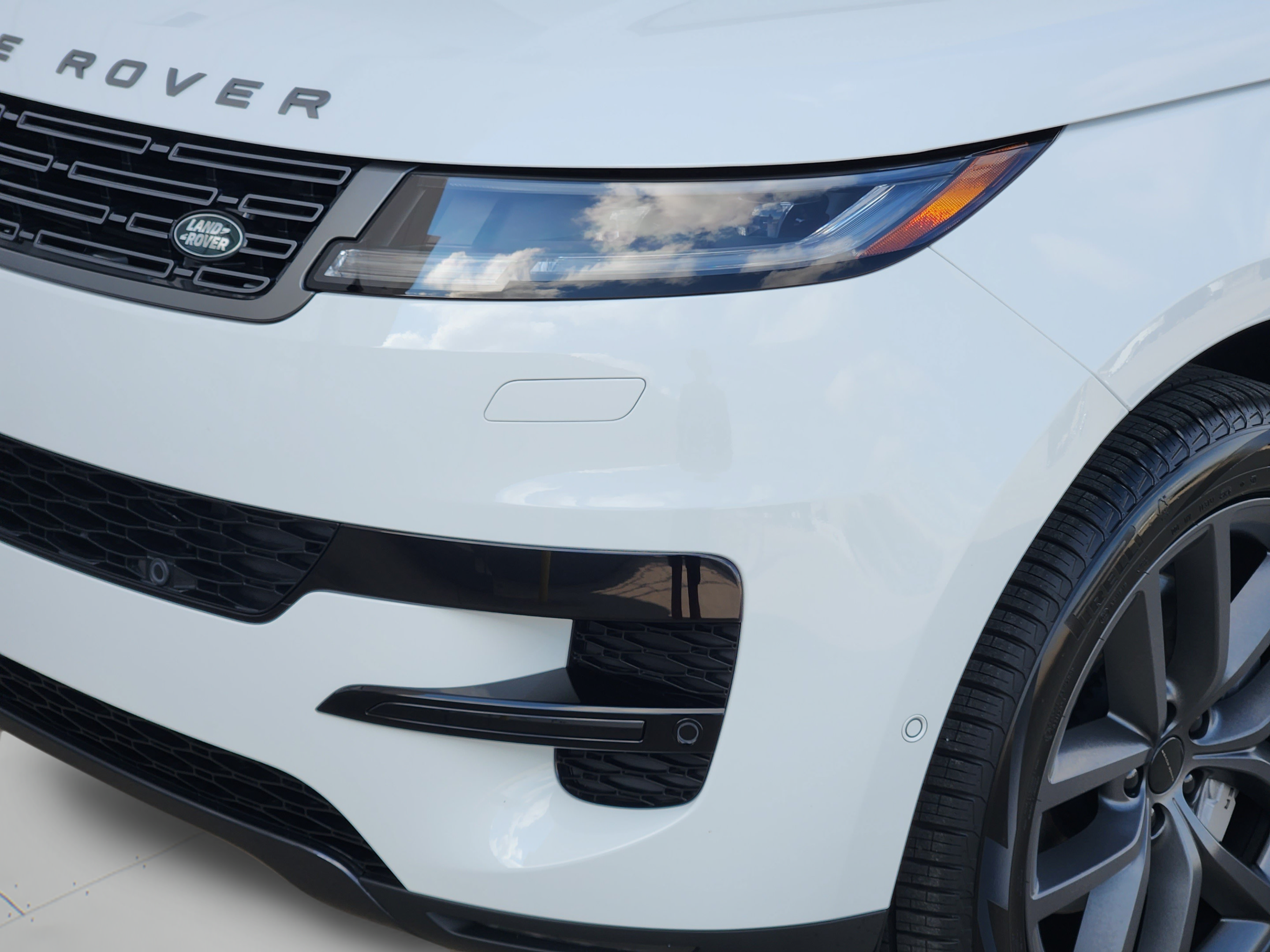 New 2027 Land Rover Range Rover Sport SE AWD/4WD image 9