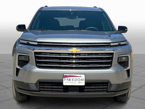 New 2026 Chevrolet Traverse LT w/ LPO, Floor Liner Package FWD image 3