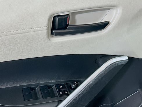 Used 2023 Toyota Corolla Cross LE image 15