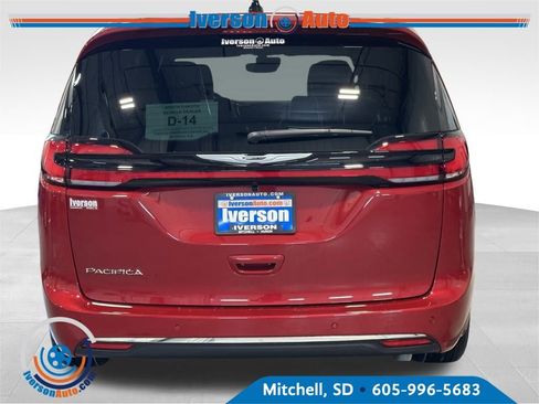 New 2026 Chrysler Pacifica Select image 6