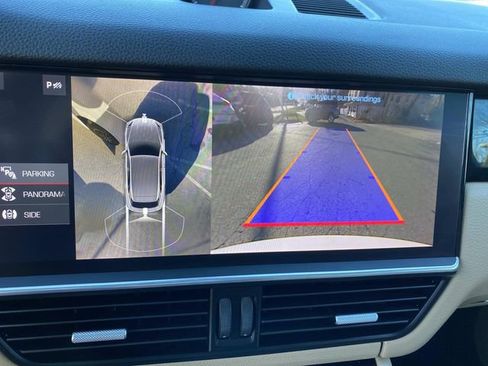 Used 2021 Porsche Cayenne image 8