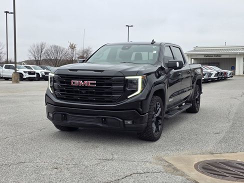 Used 2022 GMC Sierra 1500 Elevation w/ Elevation Premium Package image 3
