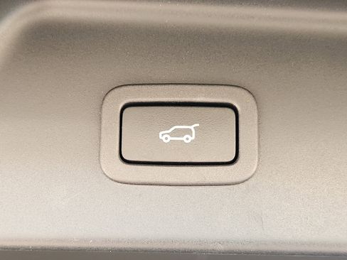 Used 2020 Land Rover Range Rover Long Wheelbase Autobiography image 32