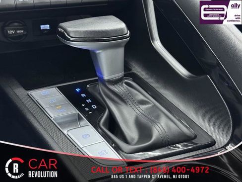 Used 2024 Hyundai Elantra Limited image 35