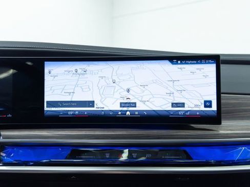 Certified 2023 BMW 760i xDrive w/ Executive Package image 17