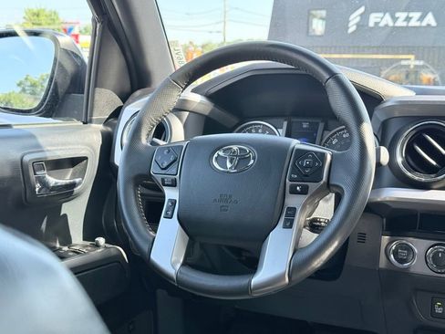 Used 2018 Toyota Tacoma Limited image 18