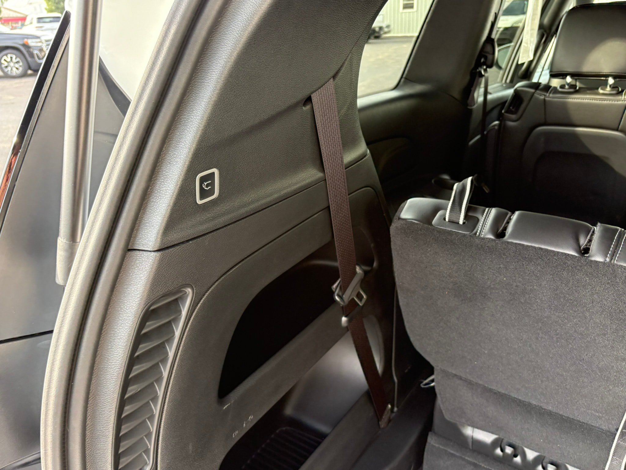 Used 2023 Chrysler Pacifica Touring-L w/ S Appearance Package FWD image 24