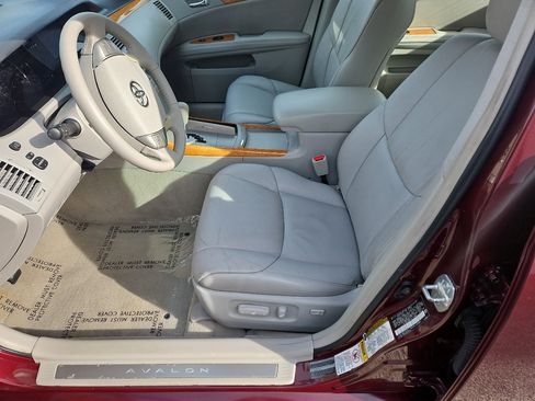 Used 2006 Toyota Avalon XLS image 10