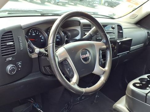 Used 2011 GMC Sierra 2500 SLE w/ SLE Preferred Package AWD/4WD image 15