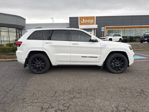 Used 2019 Jeep Grand Cherokee Altitude image 8