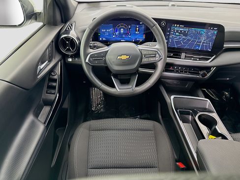 Used 2025 Chevrolet Equinox LT FWD image 23