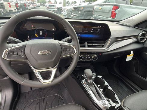 New 2026 Chevrolet Trax ACTIV w/ Sunroof Package FWD image 21