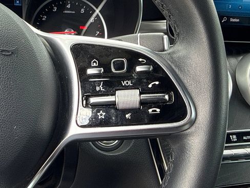 Used 2022 Mercedes-Benz GLC 300 w/ Multimedia Package Lite image 31
