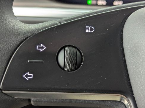 Used 2025 Tesla Model X image 16