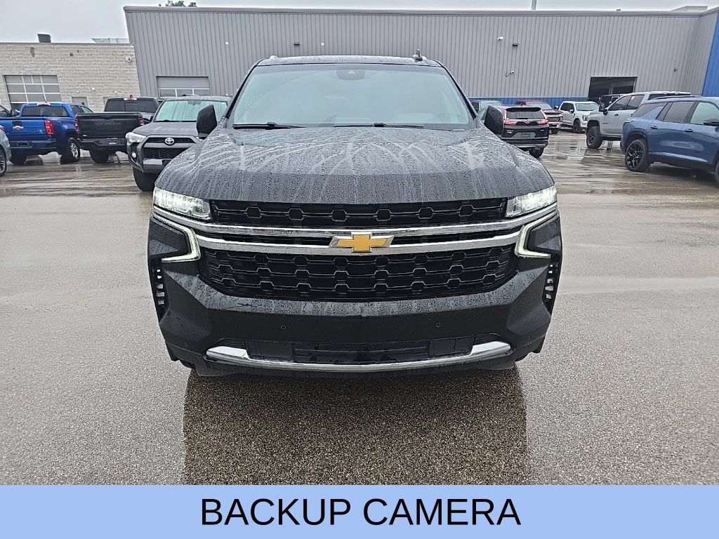 Used 2024 Chevrolet Suburban LS AWD/4WD image 2
