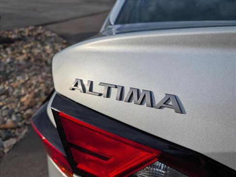Used 2024 Nissan Altima 2.5 SV image 18