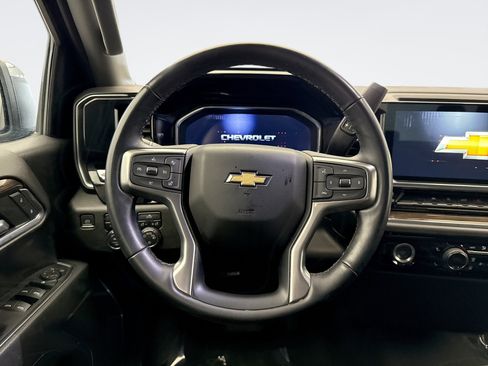 Used 2023 Chevrolet Silverado 1500 LT image 12