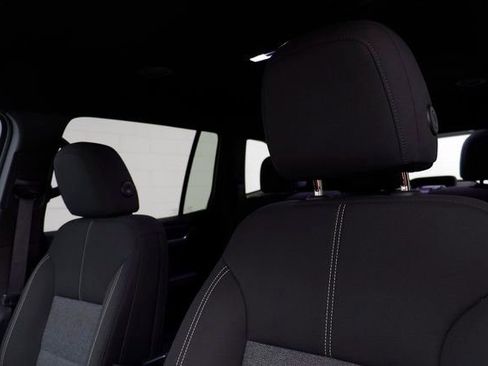 Used 2025 GMC Acadia Elevation image 14