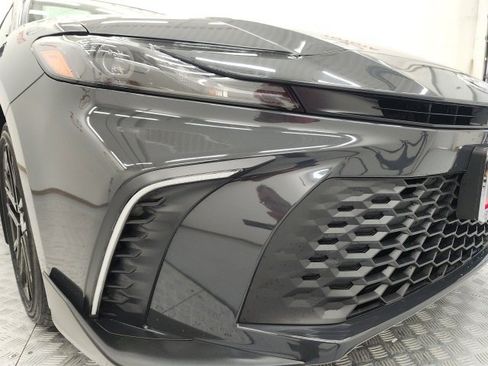 Used 2025 Toyota Camry SE image 9