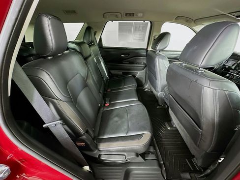 Used 2023 Nissan Pathfinder SL AWD/4WD image 36