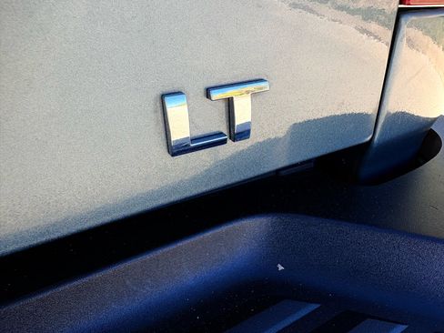 Used 2011 Chevrolet Silverado 2500 LT w/ Interior Plus Package image 11