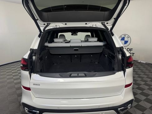 New 2026 BMW X5 xDrive40i w/ M Sport Package AWD/4WD image 19