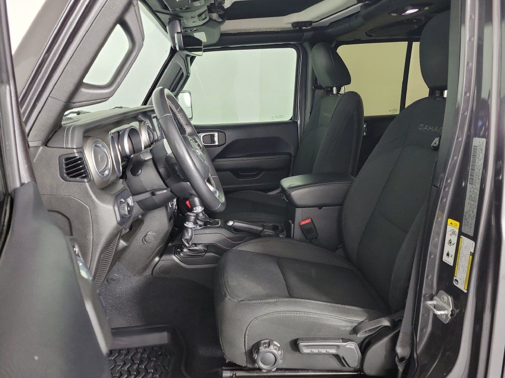 Used 2018 Jeep Wrangler Unlimited Sahara AWD/4WD image 14