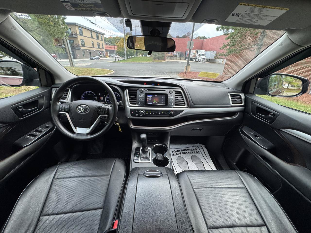 Used 2019 Toyota Highlander LE AWD/4WD image 7