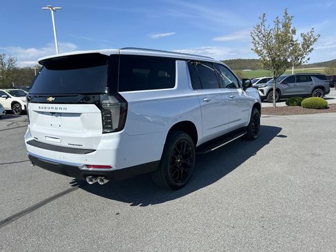 New 2026 Chevrolet Suburban Premier AWD/4WD image 7