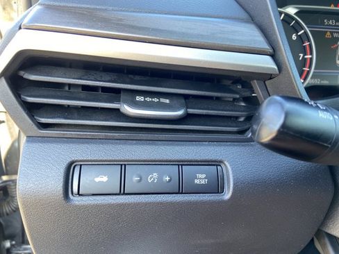 Used 2025 Nissan Altima 2.5 SV FWD image 42