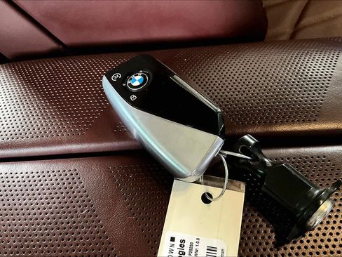 Used 2024 BMW 740i w/ Executive Package image 15