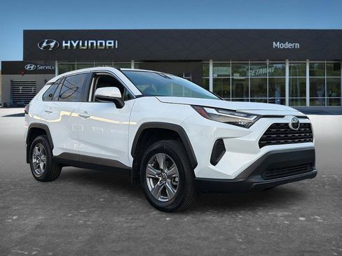 Used 2024 Toyota RAV4 XLE w/ Convenience Package image 2