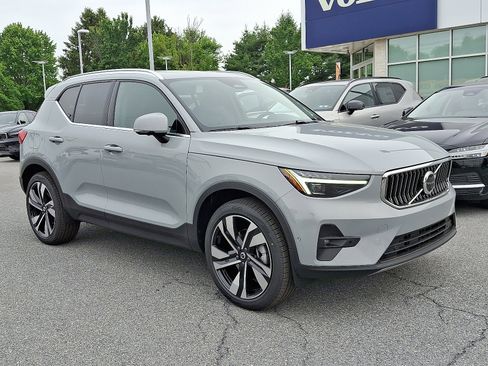 New 2025 Volvo XC40 B5 Ultra w/ Protection Package Premier image 1