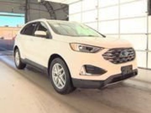 Used 2022 Ford Edge SEL w/ Convenience Package image 4
