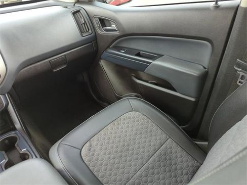 Used 2016 Chevrolet Colorado Z71 image 21