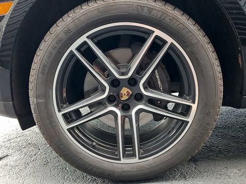 Certified 2021 Porsche Macan AWD/4WD image 15