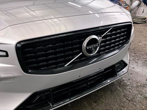 Used 2022 Volvo S60 B5 Momentum w/ Advanced Package image 29