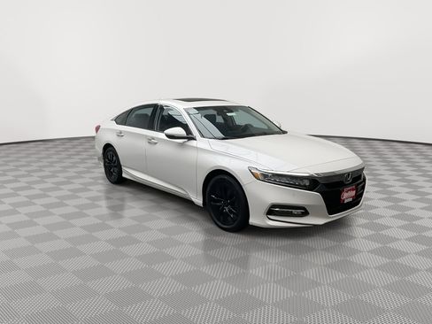 Used 2020 Honda Accord Touring image 34