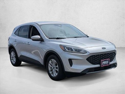 Used 2020 Ford Escape SE FWD image 3