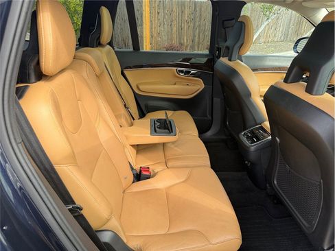 Used 2016 Volvo XC90 T6 Momentum w/ Momentum Plus Package AWD/4WD image 33