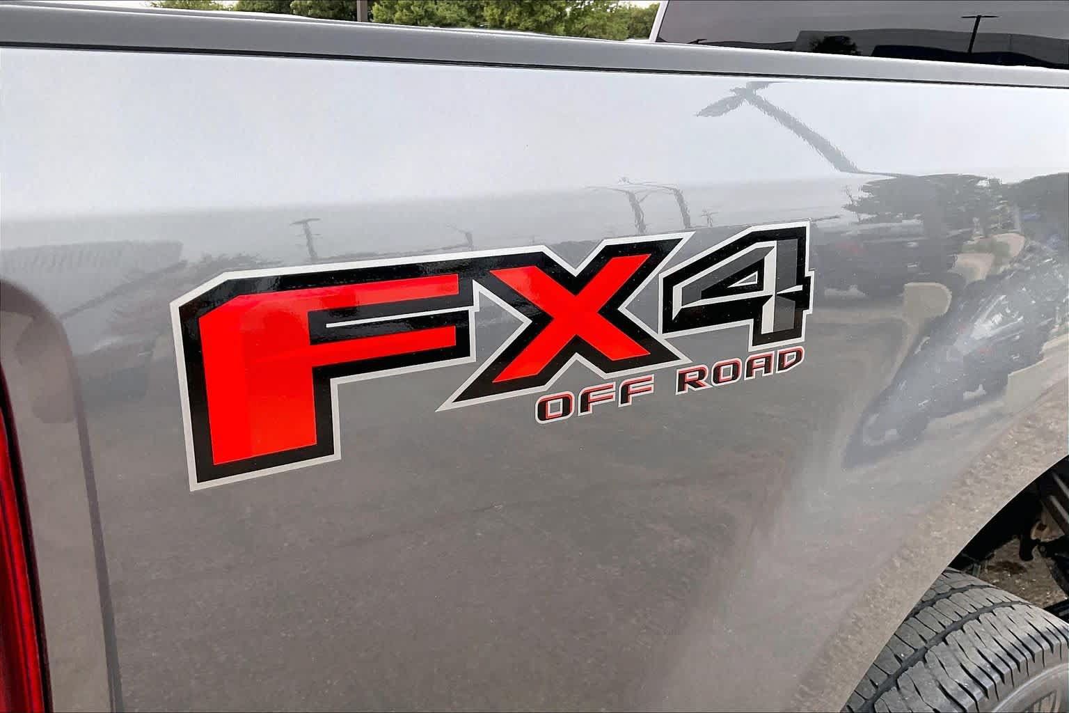 Used 2022 Ford F250 XLT w/ XLT Premium Package AWD/4WD image 30