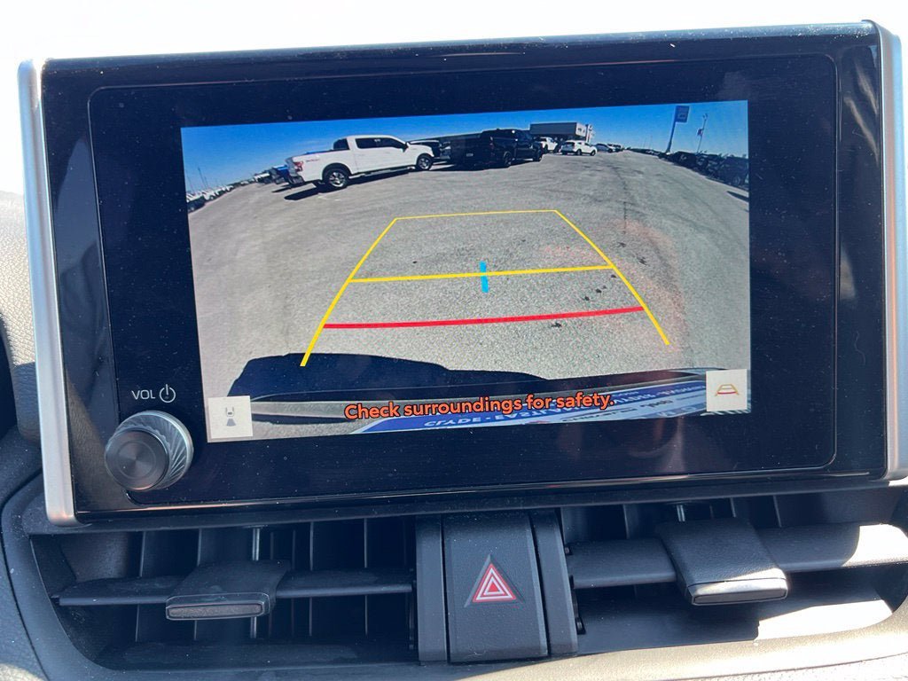 Used 2025 Toyota RAV4 XLE AWD/4WD image 19