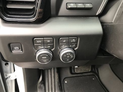 New 2026 GMC Sierra 1500 AT4 w/ AT4 Premium Package AWD/4WD image 19