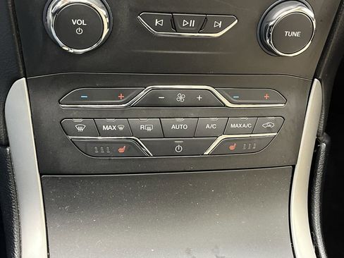 Used 2019 Ford Edge SEL w/ Equipment Group 201A image 22