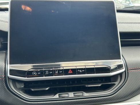 Used 2024 Jeep Compass Trailhawk image 27